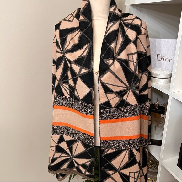 Double-Sided Large Vegan Cashmere Shawl / Scarf / Wrap - Picture 12 of 16